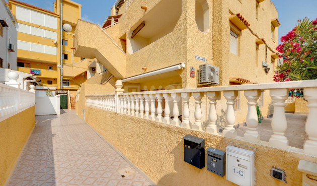 Odsprzedaż - Mieszkanie w bloku - Torrevieja - La Mata