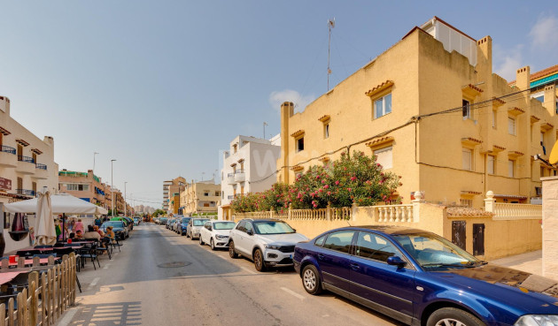 Odsprzedaż - Mieszkanie w bloku - Torrevieja - La Mata