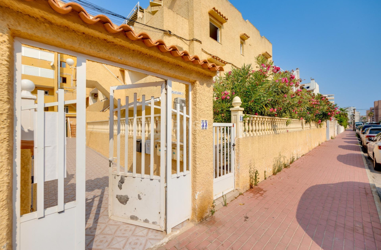 Odsprzedaż - Mieszkanie w bloku - Torrevieja - La Mata