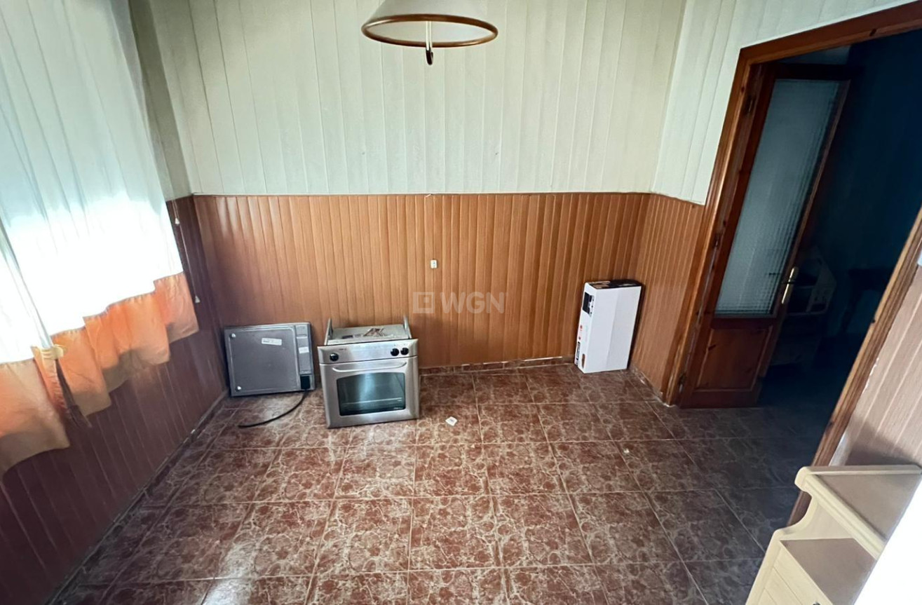 Odsprzedaż - Mieszkanie w bloku - Torrevieja