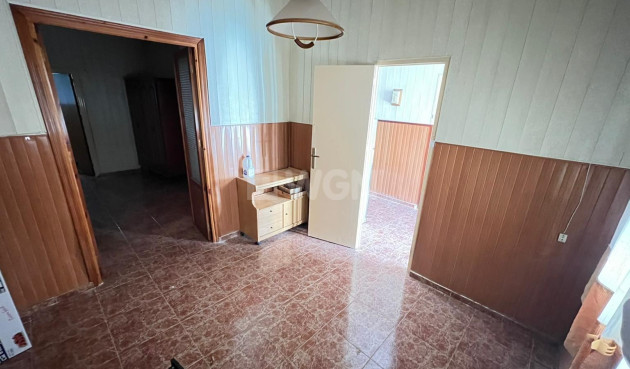 Odsprzedaż - Mieszkanie w bloku - Torrevieja