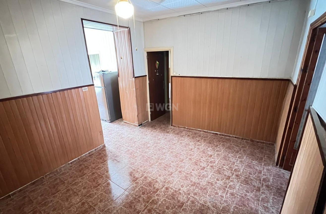 Odsprzedaż - Mieszkanie w bloku - Torrevieja