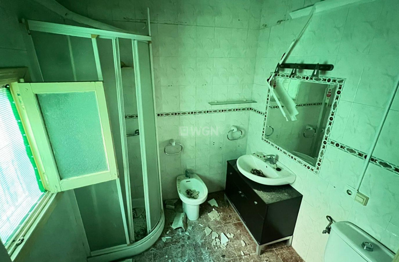 Odsprzedaż - Mieszkanie w bloku - Torrevieja