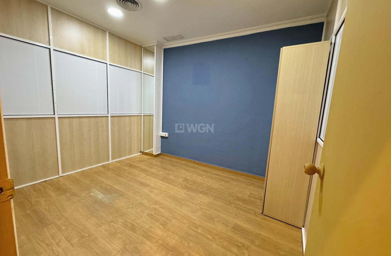 Reventa - Comercial - Guardamar del Segura - Avenida Pais Valenciàno