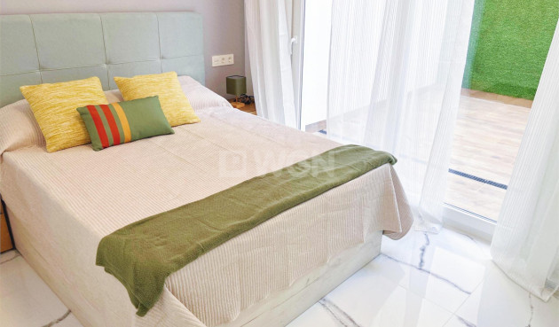 Resale - Apartment / flat - Torrevieja - Playa del Cura