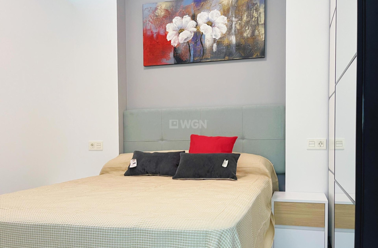 Resale - Apartment / flat - Torrevieja - Playa del Cura
