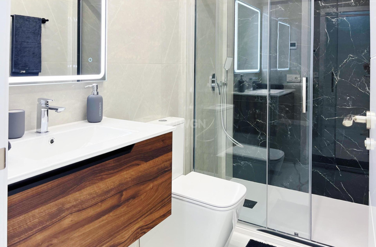 Resale - Apartment / flat - Torrevieja - Playa del Cura