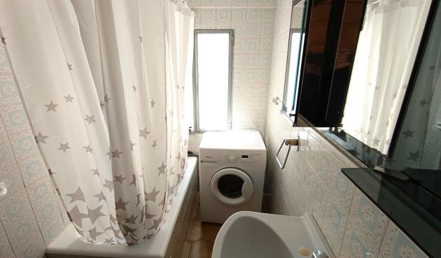 Odsprzedaż - Mieszkanie w bloku - Benidorm - Centro