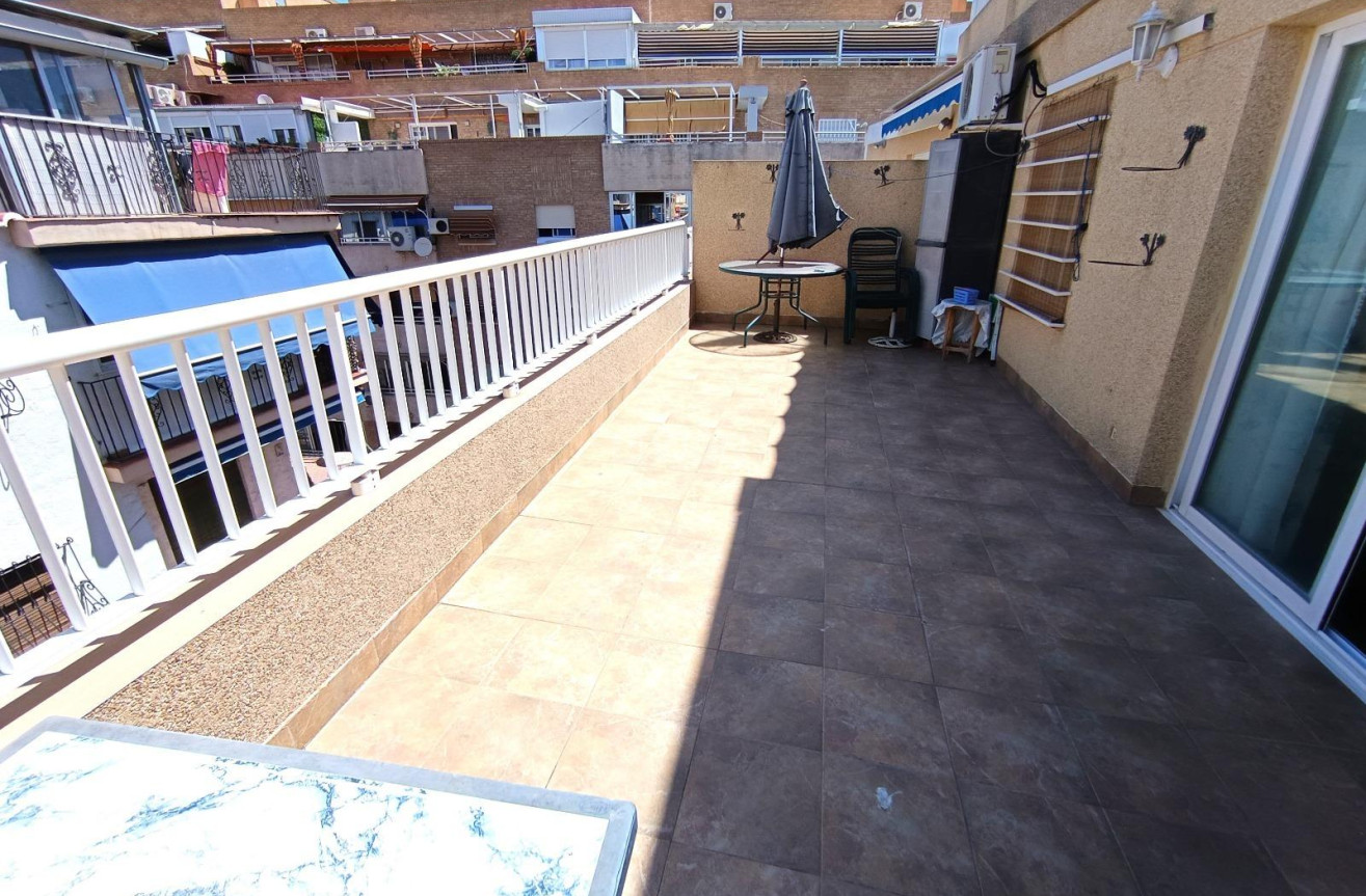 Odsprzedaż - Mieszkanie w bloku - Benidorm - Centro