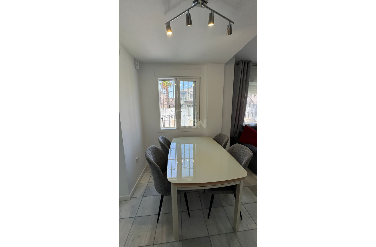 Resale - Villa - Torrevieja - Costa Blanca