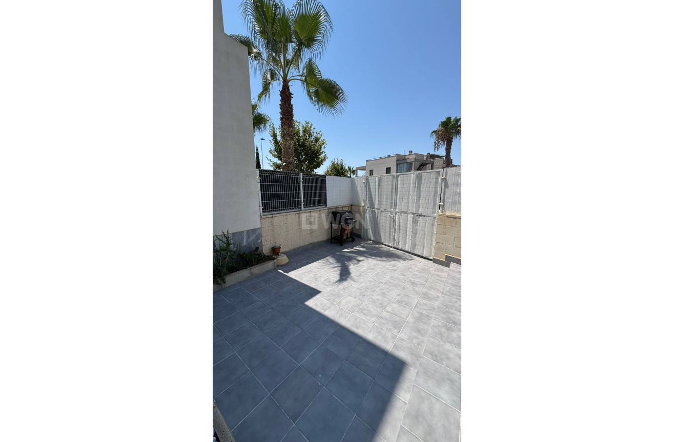 Resale - Villa - Torrevieja - Costa Blanca