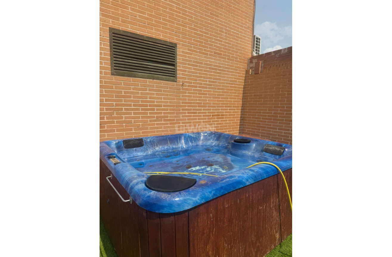 Odsprzedaż - Mieszkanie w bloku - Villajoyosa - Costa Blanca