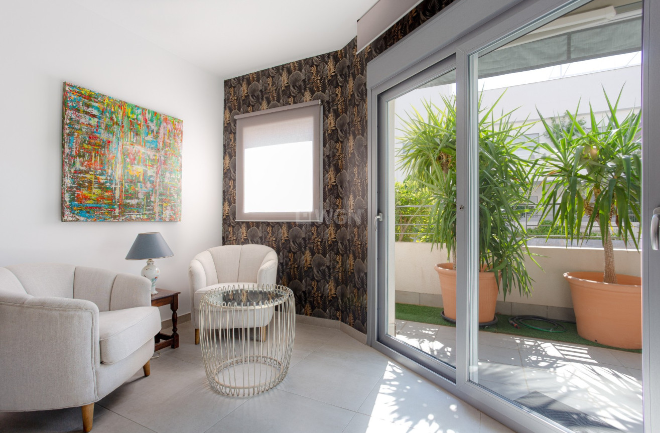 Resale - Apartment / flat - Torrevieja - Costa Blanca