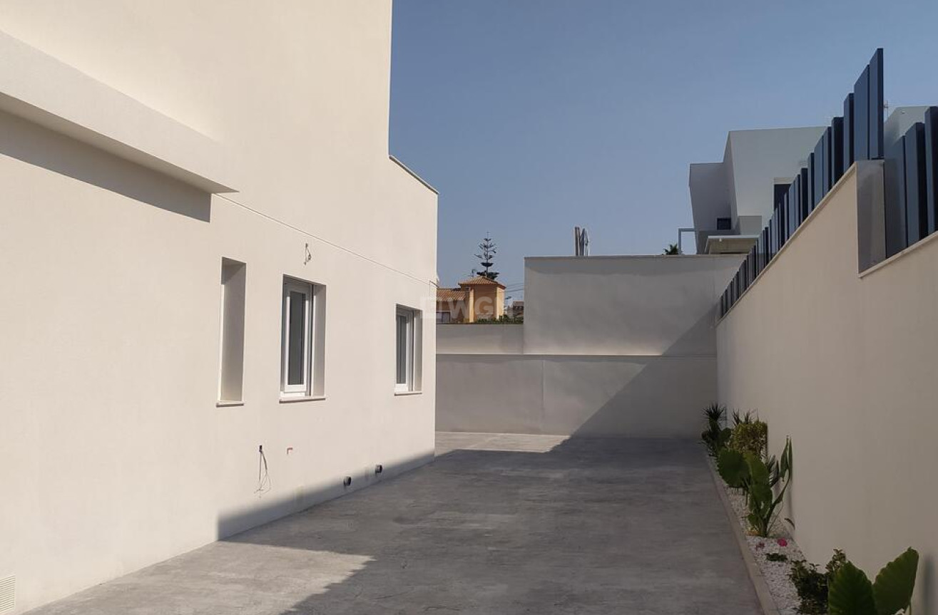 Odsprzedaż - Villa Penthouse - Torrevieja - aguas nuevas