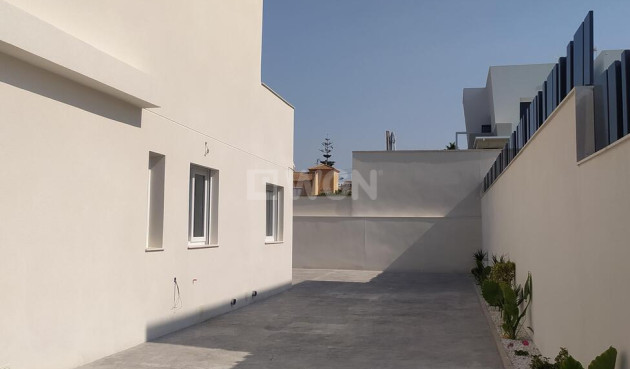 Odsprzedaż - Villa Penthouse - Torrevieja - aguas nuevas