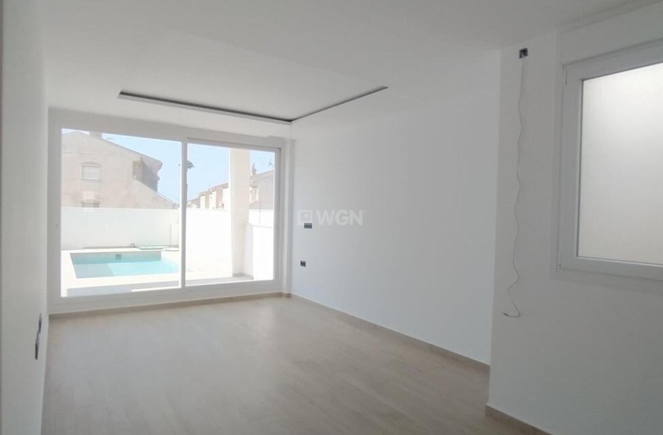 Odsprzedaż - Villa Penthouse - Torrevieja - aguas nuevas