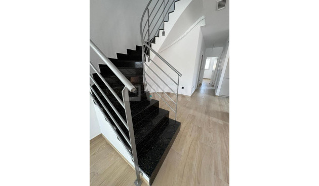 Odsprzedaż - Villa Penthouse - Torrevieja - aguas nuevas