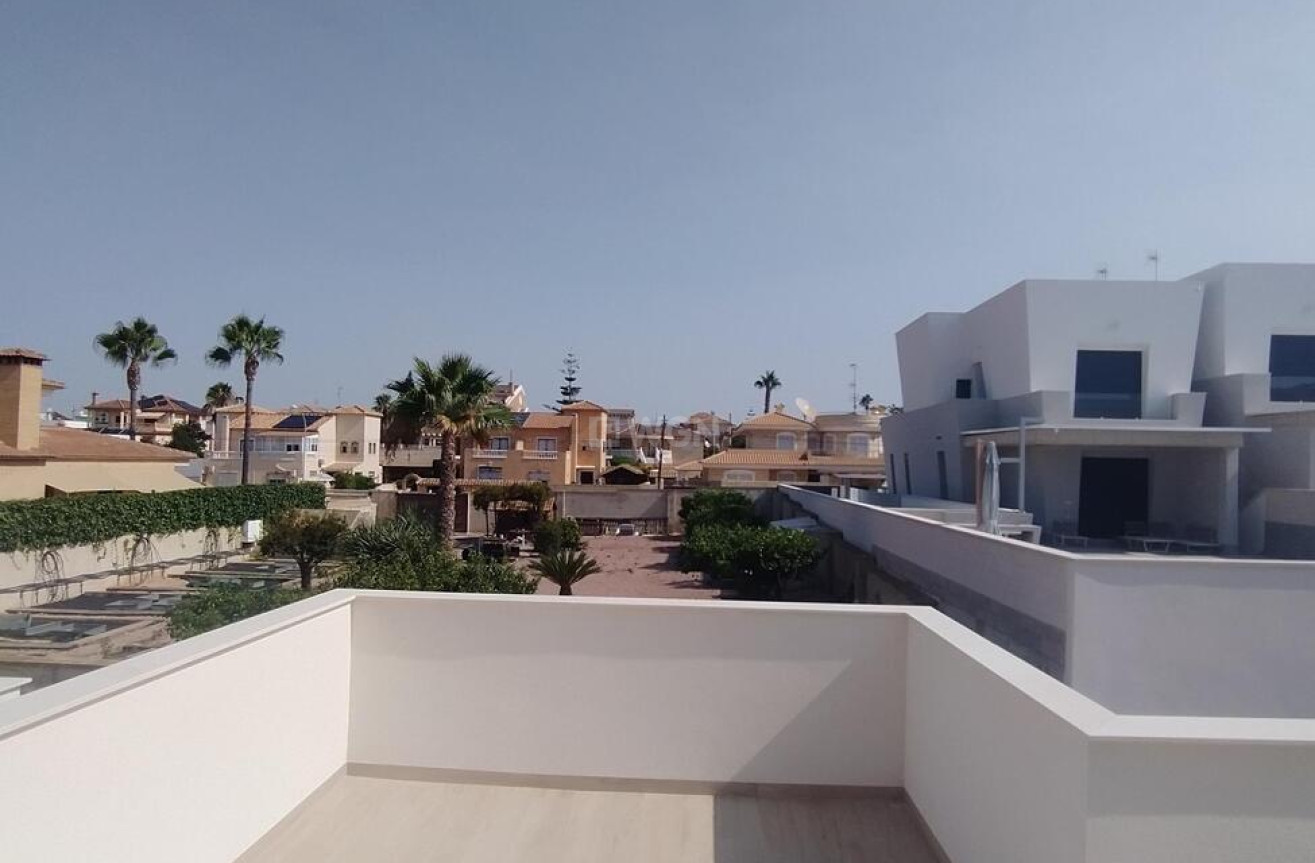 Odsprzedaż - Villa Penthouse - Torrevieja - aguas nuevas