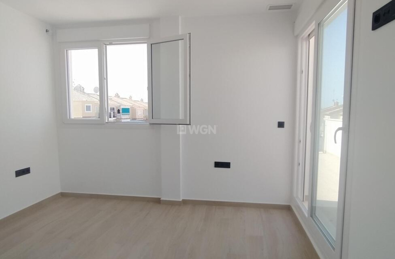 Odsprzedaż - Villa Penthouse - Torrevieja - aguas nuevas