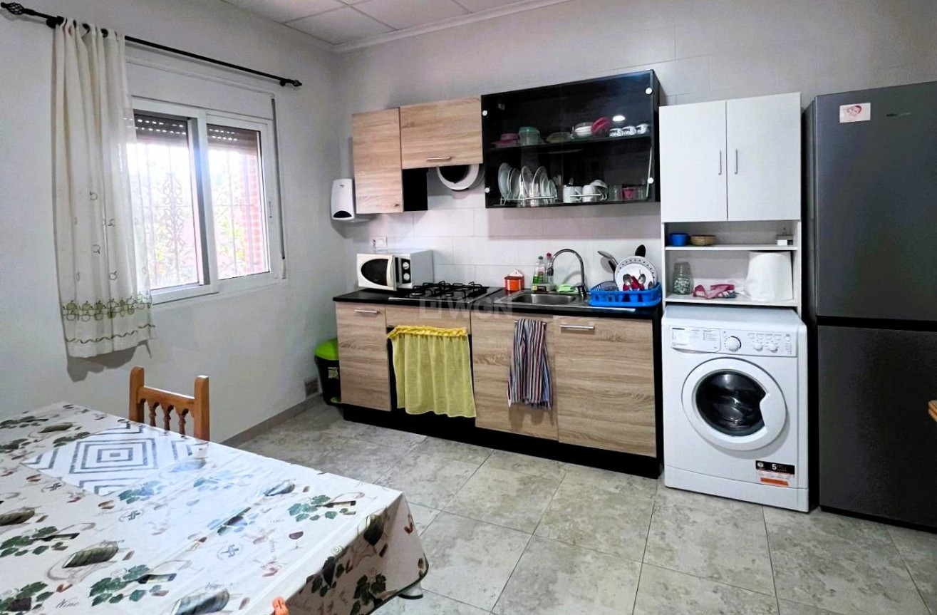 Odsprzedaż - Villa - Orihuela - Desamparados-hurchillo-torremendo