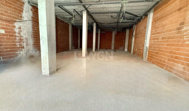 Odsprzedaż - Reklama w telewizji - Torrevieja - Paseo Maritimo