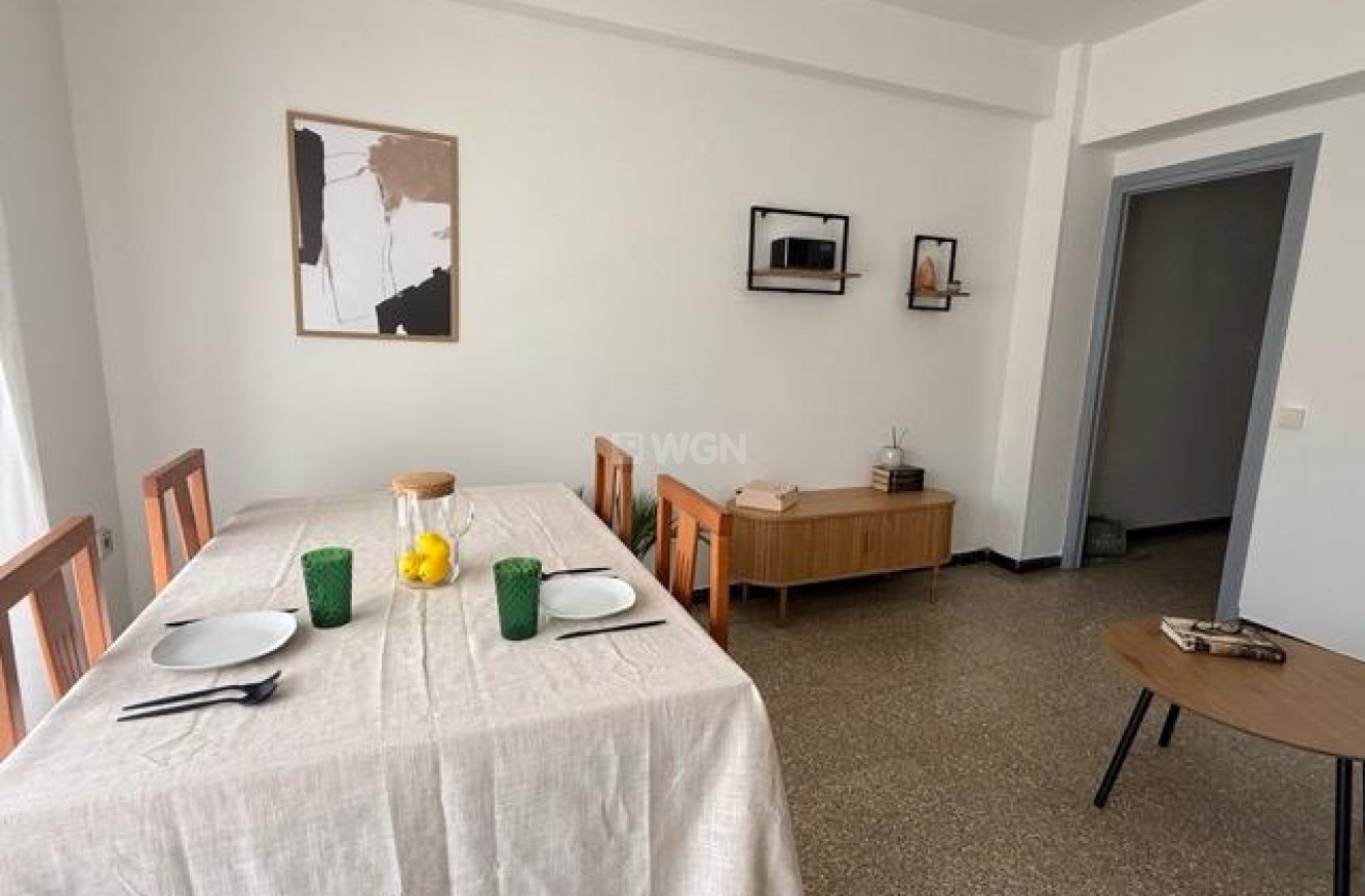 Odsprzedaż - Mieszkanie w bloku - Torrevieja - Centro