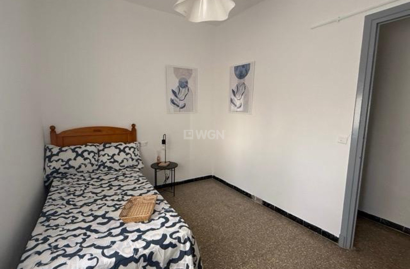 Odsprzedaż - Mieszkanie w bloku - Torrevieja - Centro