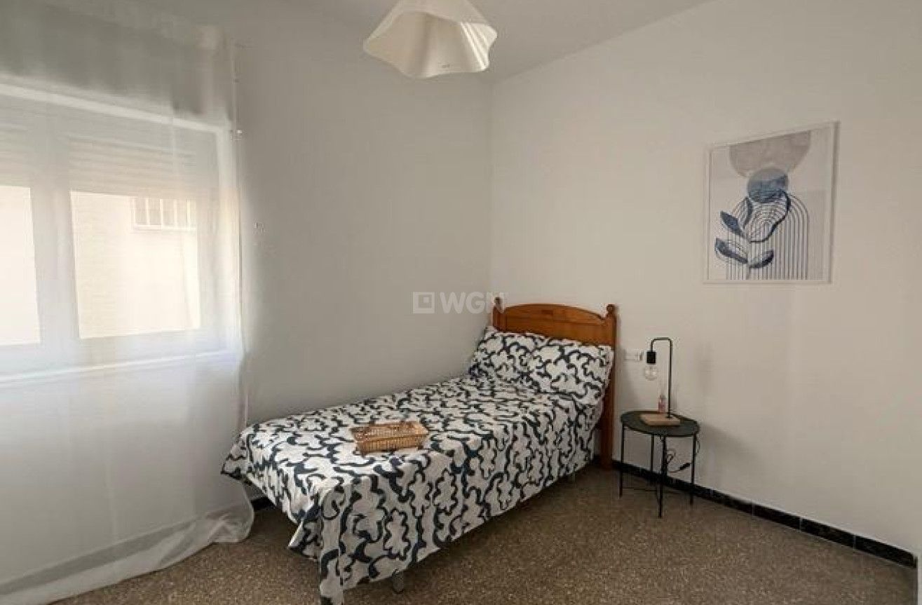 Odsprzedaż - Mieszkanie w bloku - Torrevieja - Centro