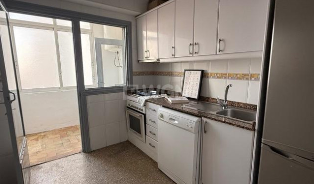 Odsprzedaż - Mieszkanie w bloku - Torrevieja - Centro