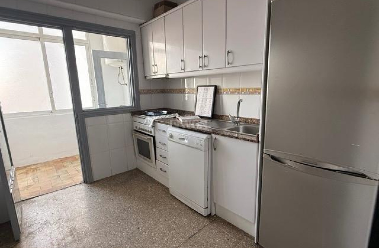 Odsprzedaż - Mieszkanie w bloku - Torrevieja - Centro