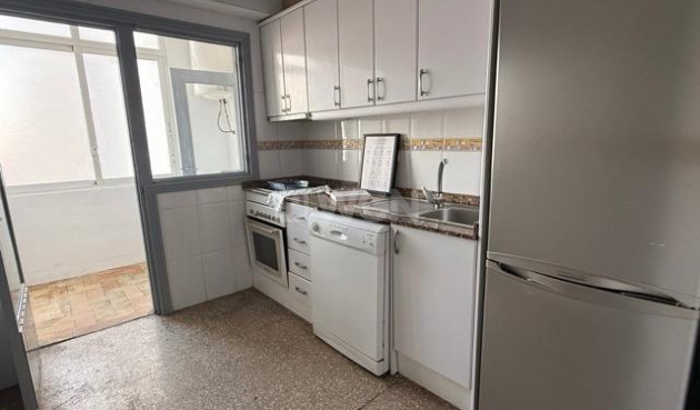 Odsprzedaż - Mieszkanie w bloku - Torrevieja - Centro