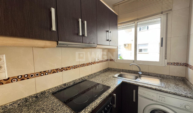 Odsprzedaż - Mieszkanie w bloku - Torrevieja - Costa Blanca