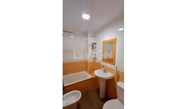 Odsprzedaż - Mieszkanie w bloku - Torrevieja - Costa Blanca