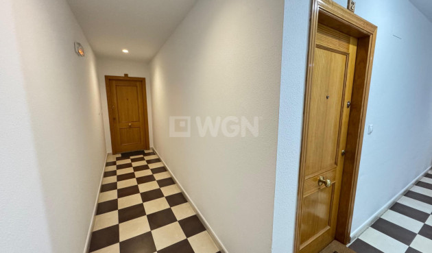 Odsprzedaż - Mieszkanie w bloku - Torrevieja - Costa Blanca