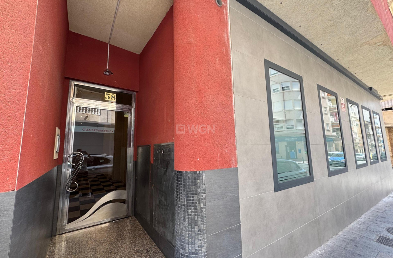 Odsprzedaż - Mieszkanie w bloku - Torrevieja - Costa Blanca