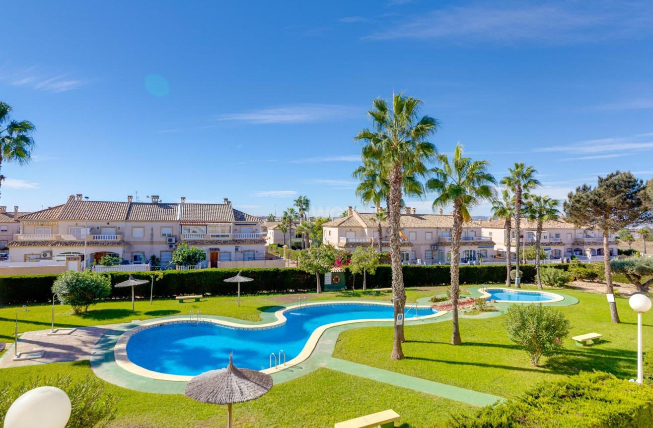 Odsprzedaż - Bungalow - Torrevieja - aguas nuevas