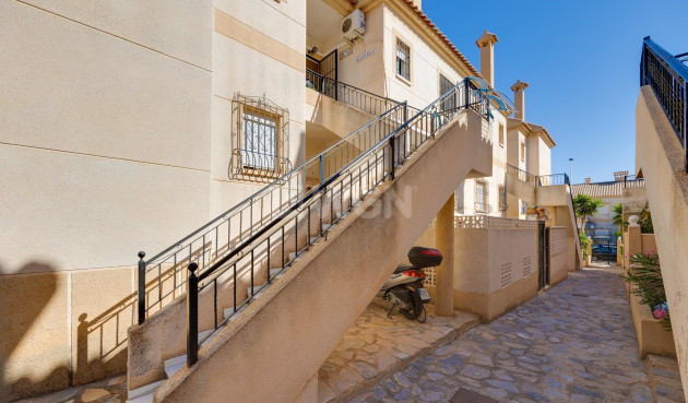 Odsprzedaż - Bungalow - Torrevieja - aguas nuevas