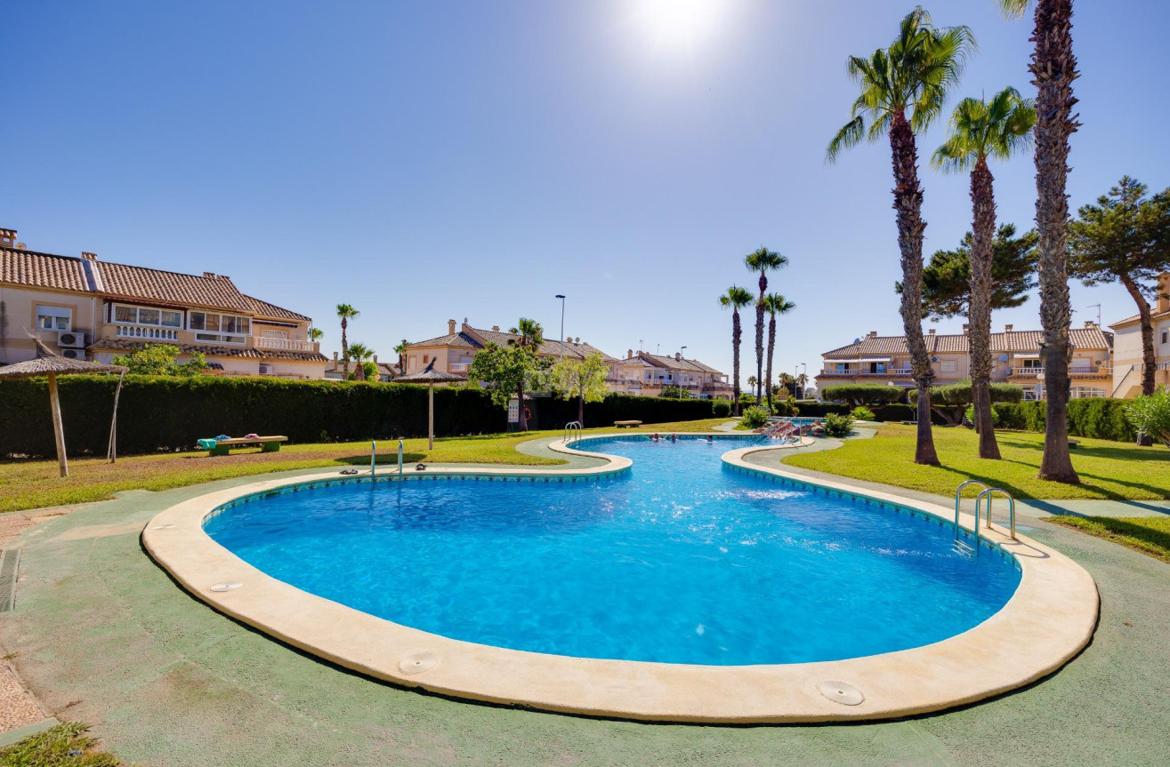 Odsprzedaż - Bungalow - Torrevieja - aguas nuevas