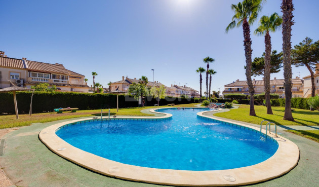 Odsprzedaż - Bungalow - Torrevieja - aguas nuevas