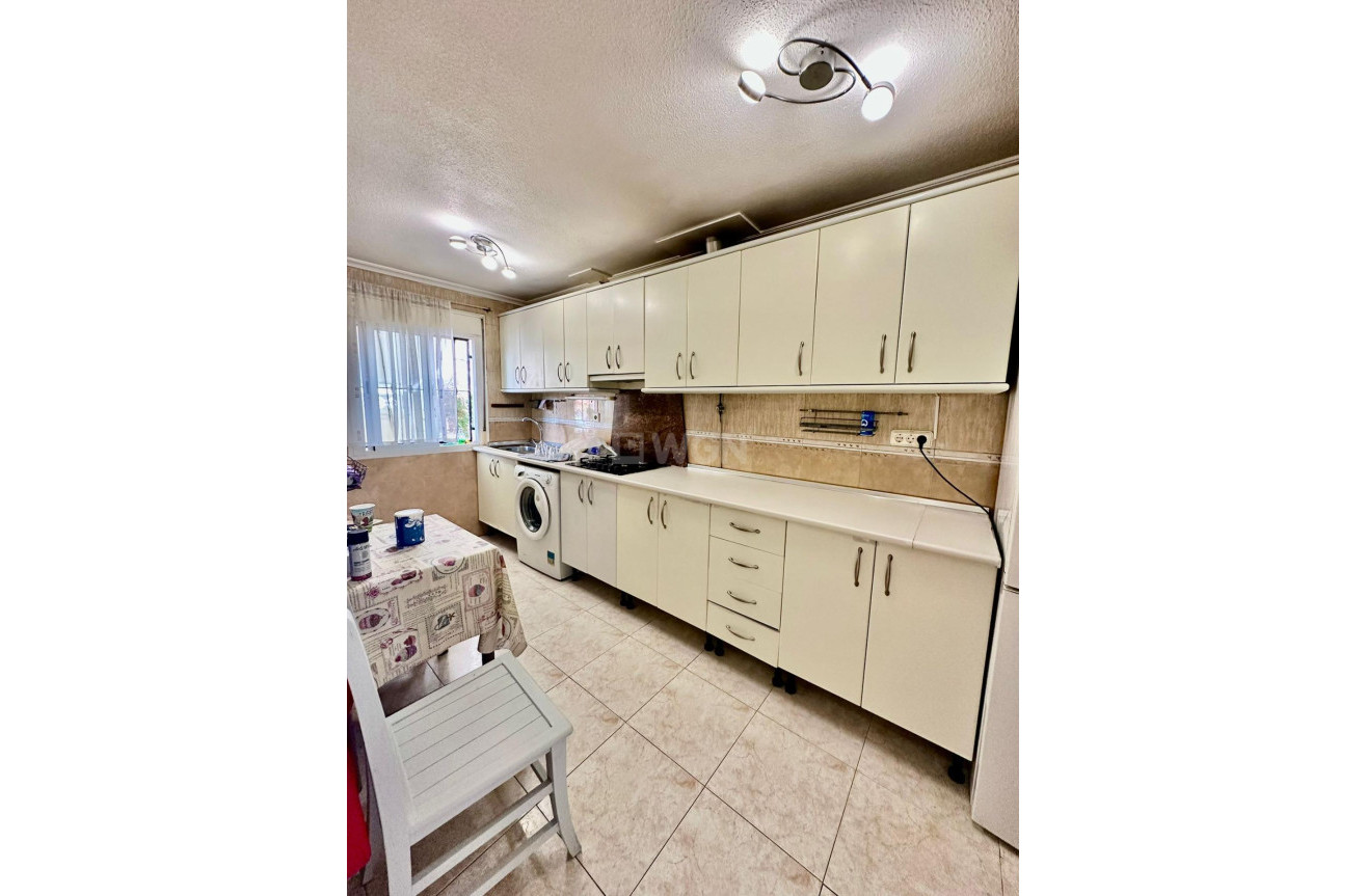 Wiederverkauf - Bungalow - Torrevieja - aguas nuevas