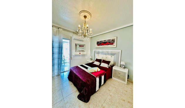 Wiederverkauf - Bungalow - Torrevieja - aguas nuevas