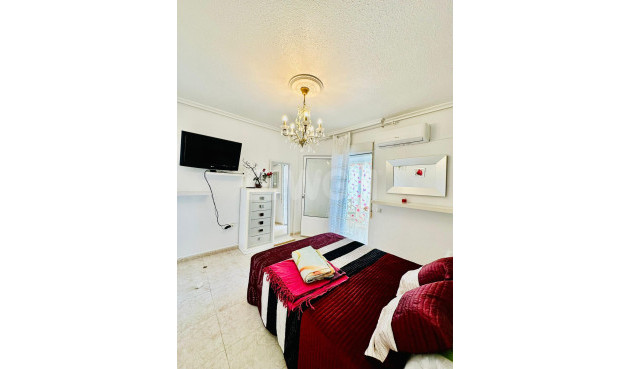 Wiederverkauf - Bungalow - Torrevieja - aguas nuevas