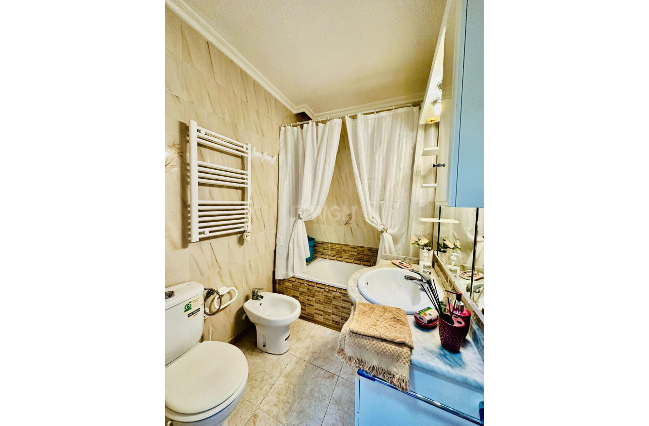 Wiederverkauf - Bungalow - Torrevieja - aguas nuevas