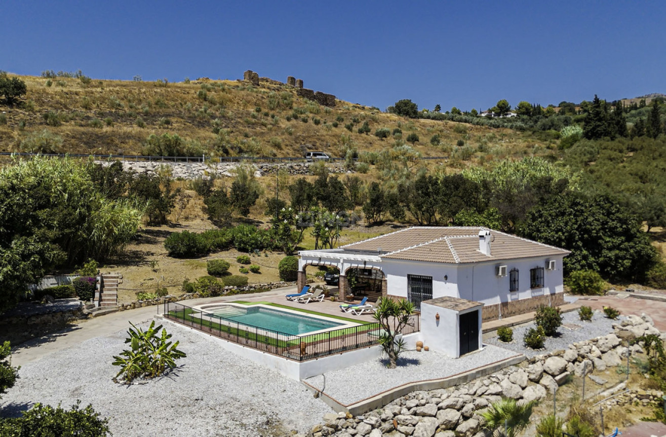 Wiederverkauf - Villa - Alcaucín - Inland