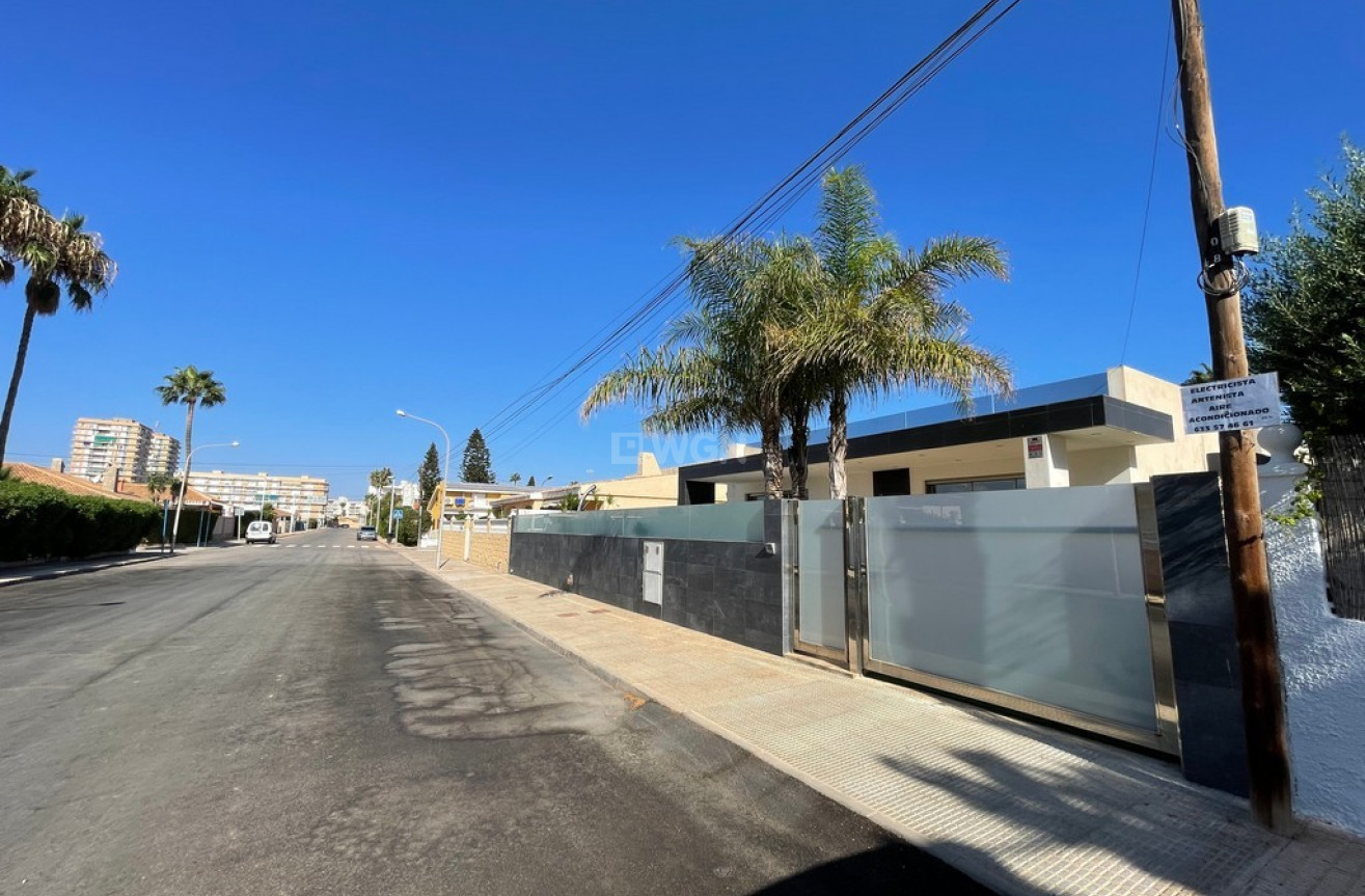 Odsprzedaż - Villa - Mar de Cristal - Costa Calida