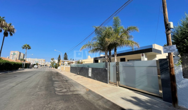 Odsprzedaż - Villa - Mar de Cristal - Costa Calida