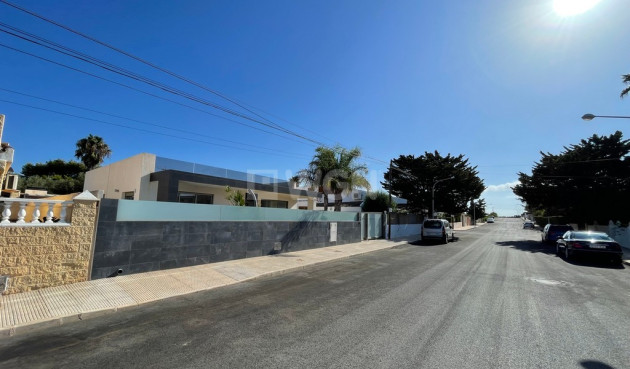 Odsprzedaż - Villa - Mar de Cristal - Costa Calida