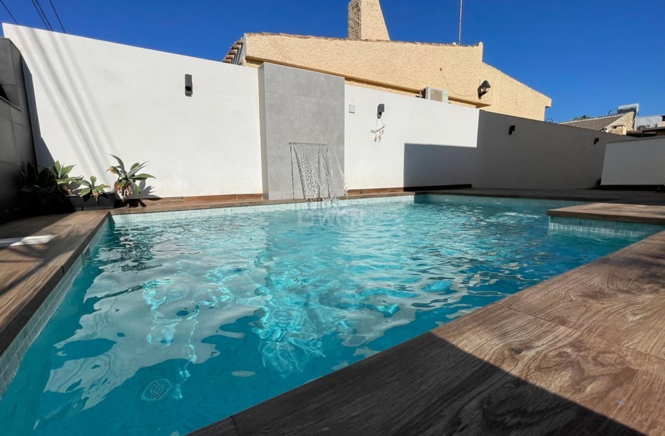 Odsprzedaż - Villa - Mar de Cristal - Costa Calida