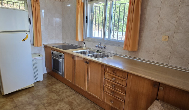 Odsprzedaż - Villa - Alcaucín - Inland