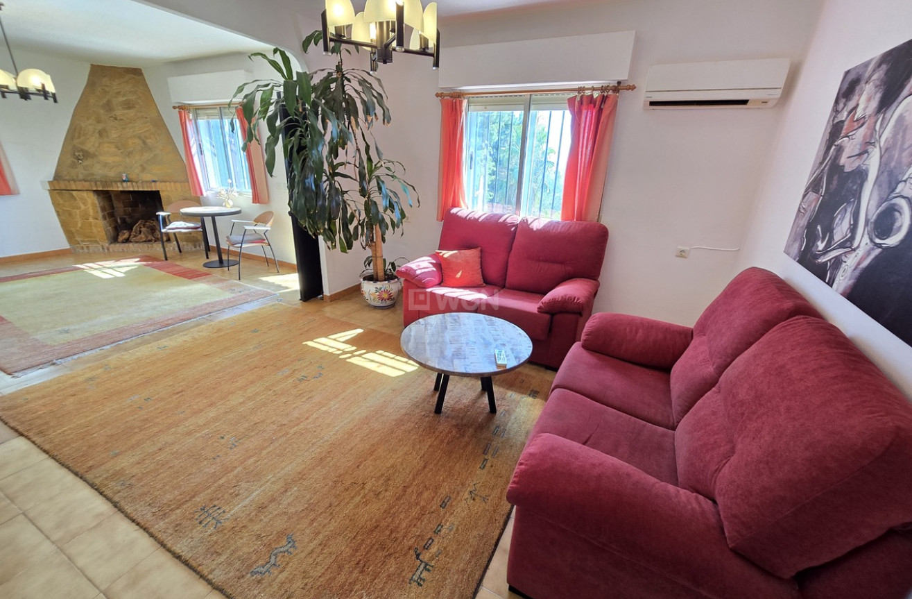 Odsprzedaż - Villa - Alcaucín - Inland